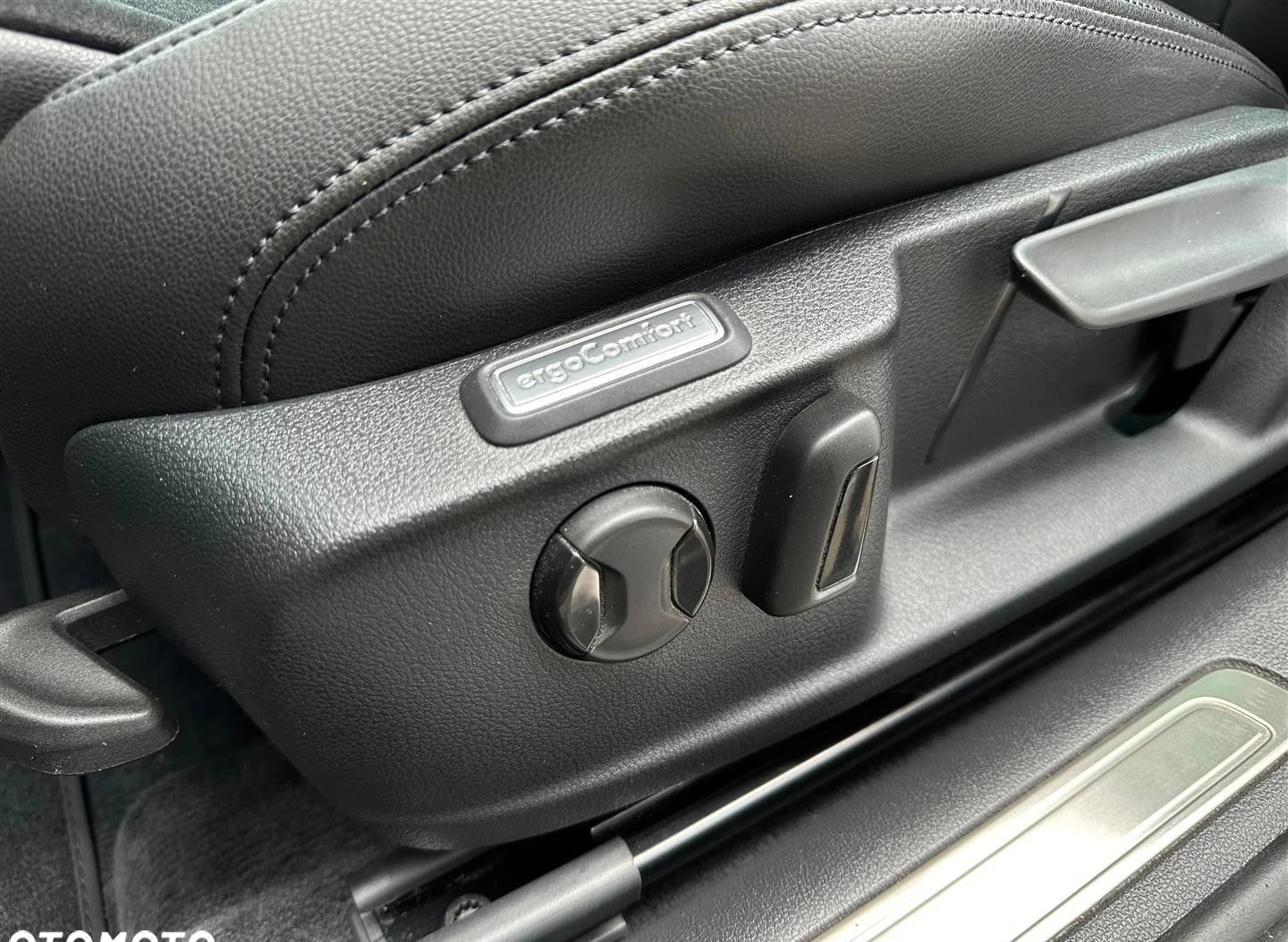 Volkswagen Passat cena 94900 przebieg: 106800, rok produkcji 2018 z Krasnystaw małe 742